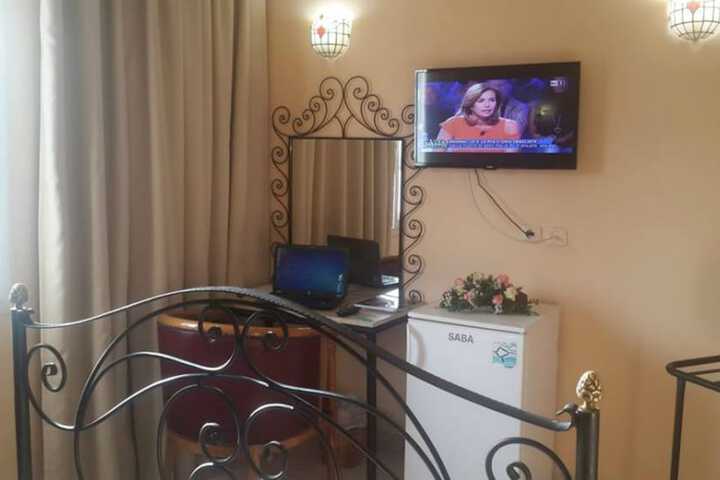 Room 9 of 22