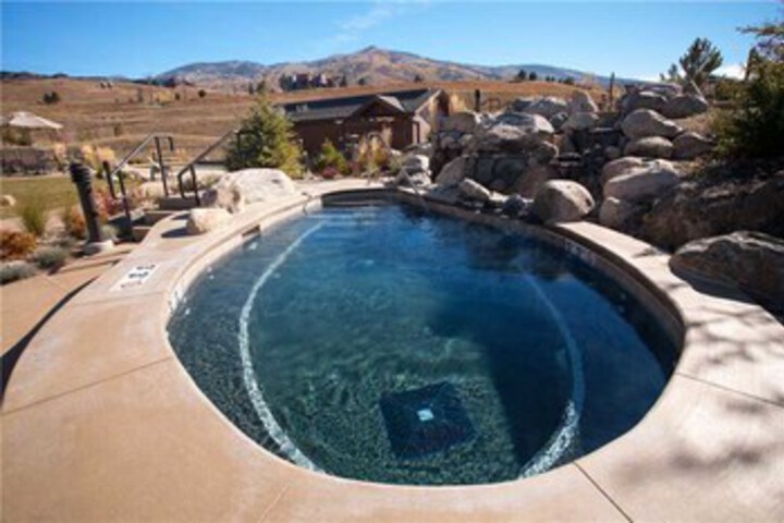 Pool 21 of 31