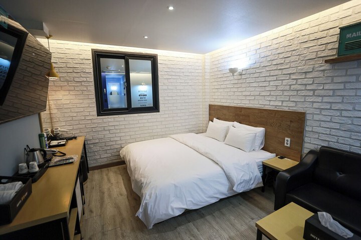 Room 20 of 93