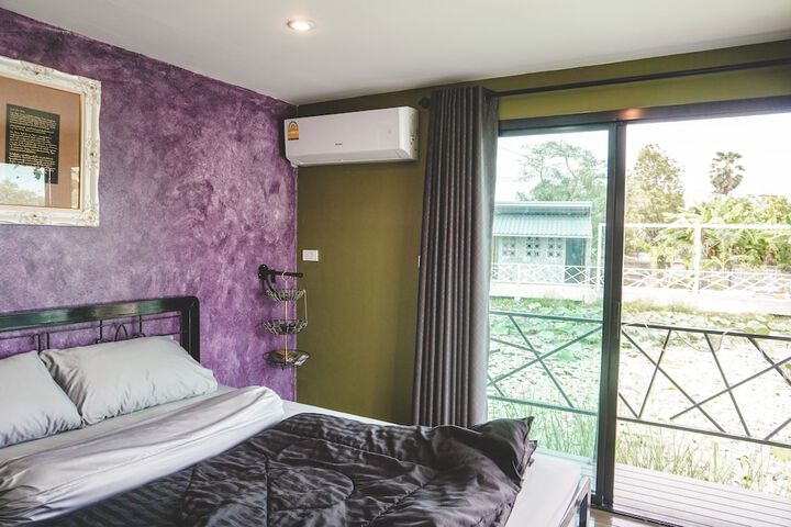 Room 35 of 122
