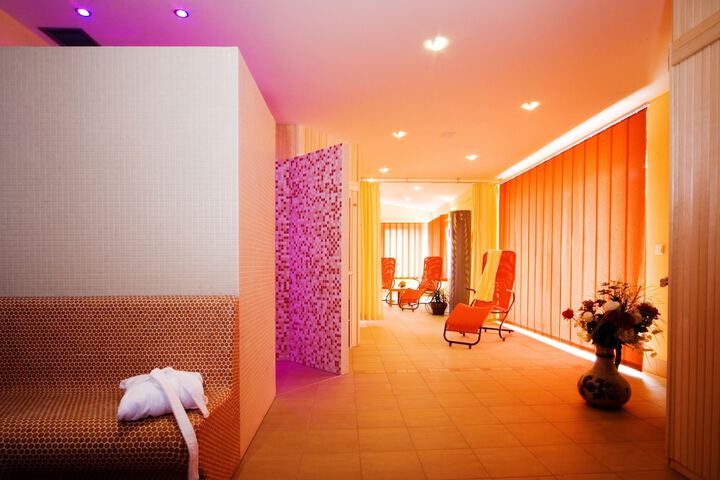 Spa 15 of 40