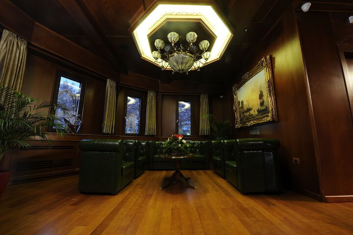 Guest Lobby