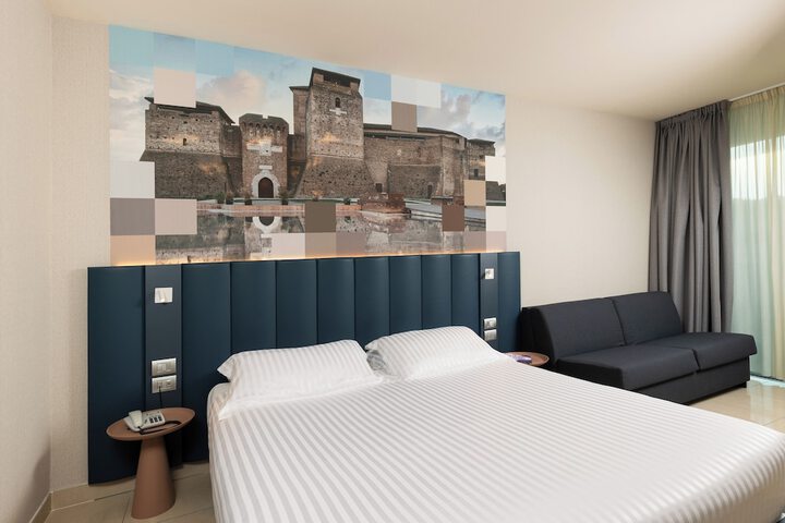 Room 14 of 113