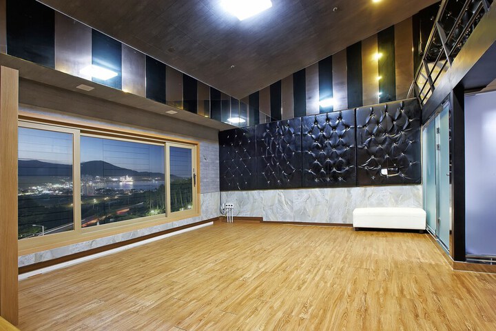 Room 26 of 62