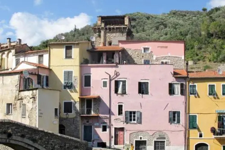 Casa Angela 100s