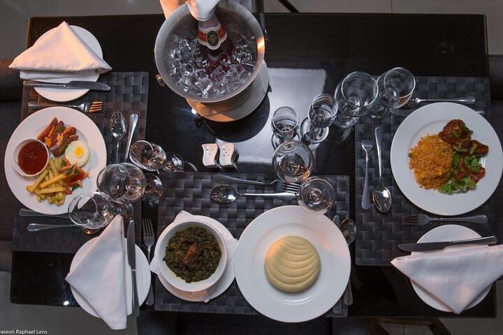Dining 19 of 31
