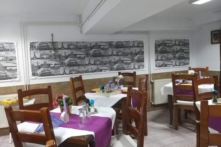 Dining 43 of 60