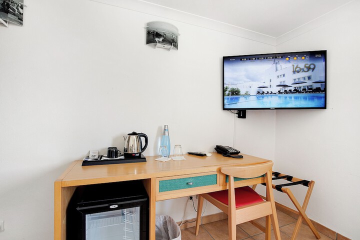 Room 9 of 68