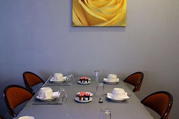 Dining 37 of 48