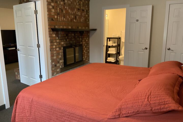 Room 93 of 259