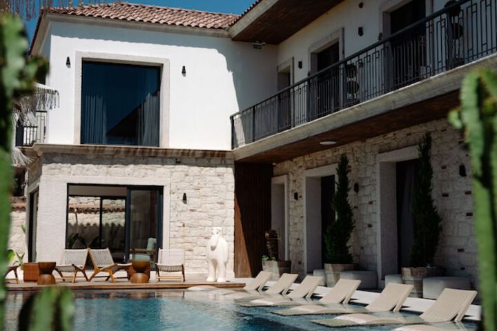 Pool 78 of 101
