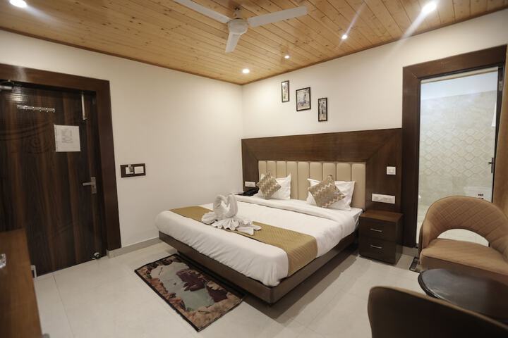 Room 30 of 98
