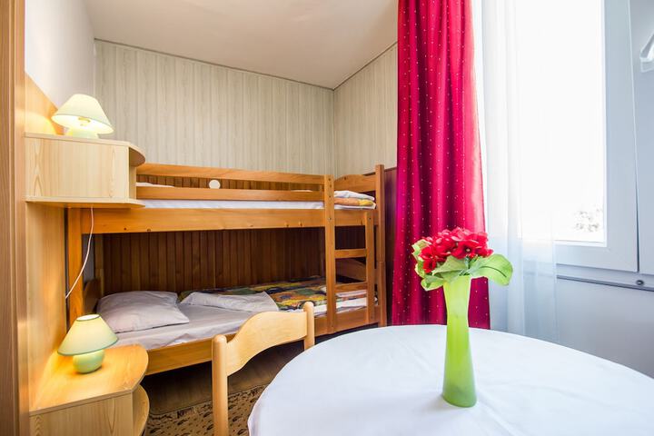Room 8 of 36