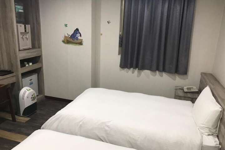 Room 26 of 46