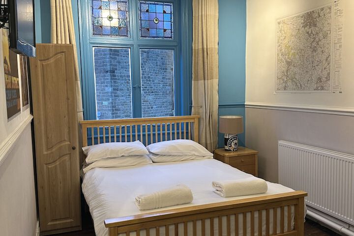 Room 4 of 25