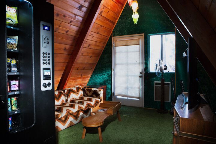Room 44 of 77