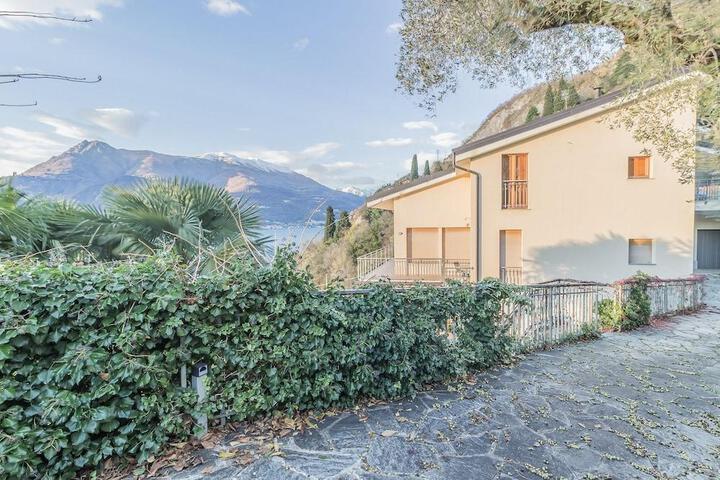 Exterior of Varenna Paradise 3