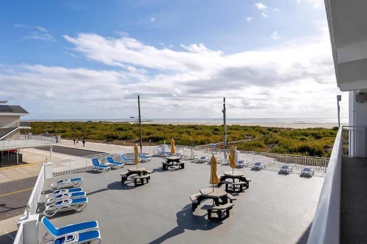 Sundeck 118 of 138