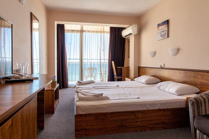 Room 10 of 84