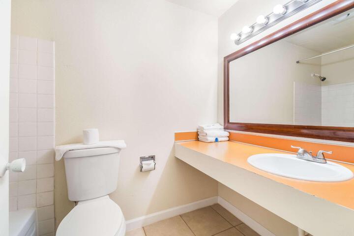 Room 15 of 28