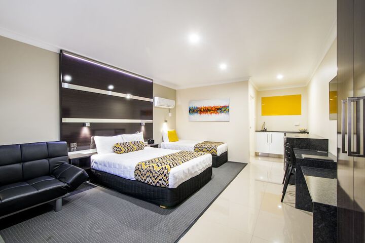 Room 16 of 30