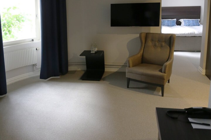 Room 37 of 61