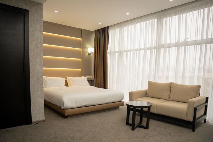 Room 9 of 35