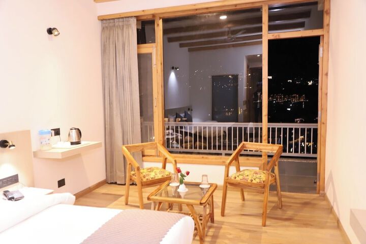 Room 3 of 18