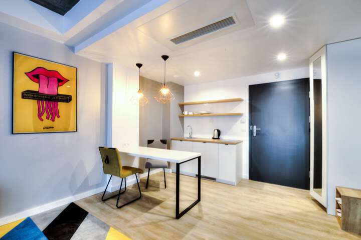 Room 30 of 108