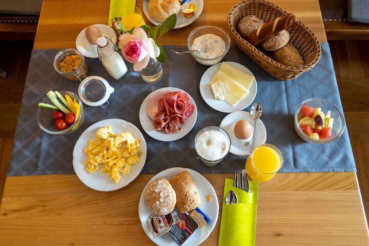 Breakfast/Coffee Service 24 of 26