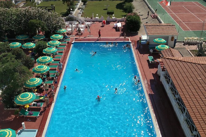 Pool Hotel