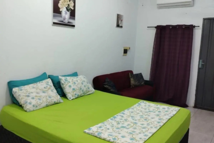 Room 5 of 11