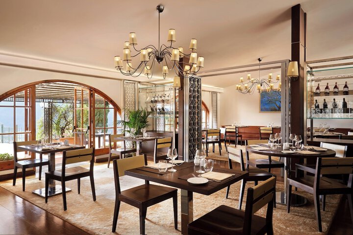 Dining 57 of 103