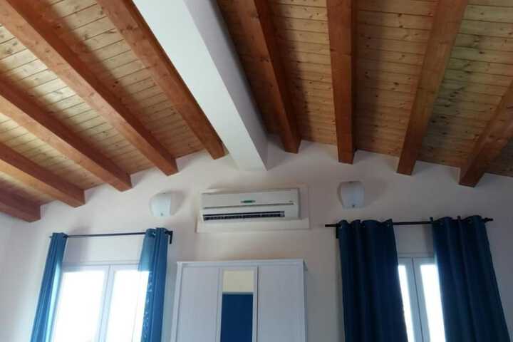 Room 9 of 16