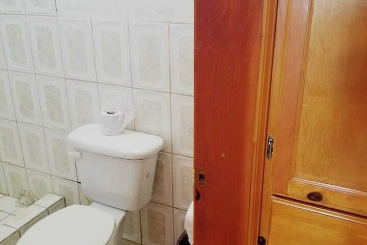 Room 7 of 33