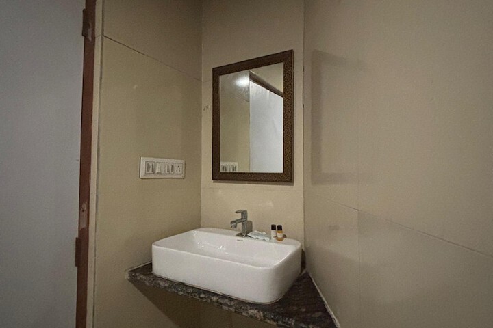 Room 22 of 42