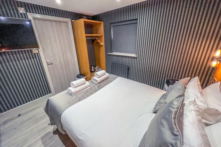 Room 10 of 97