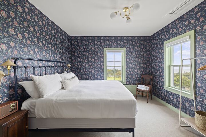 Room 11 of 64