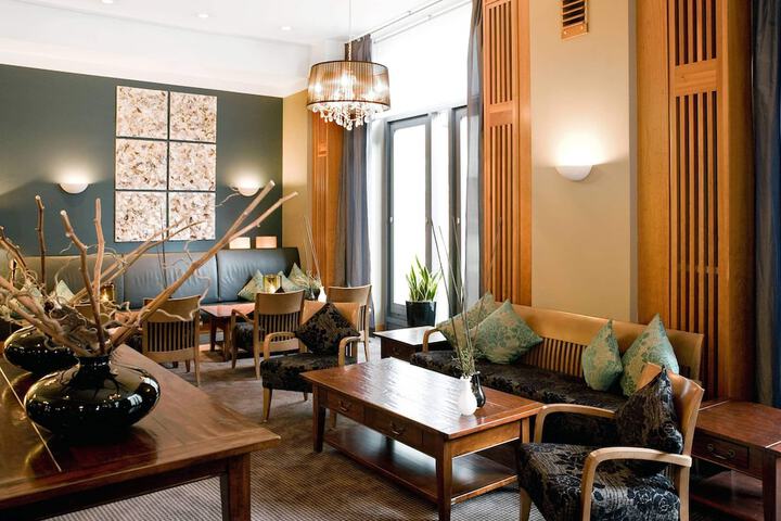 Guest Lobby