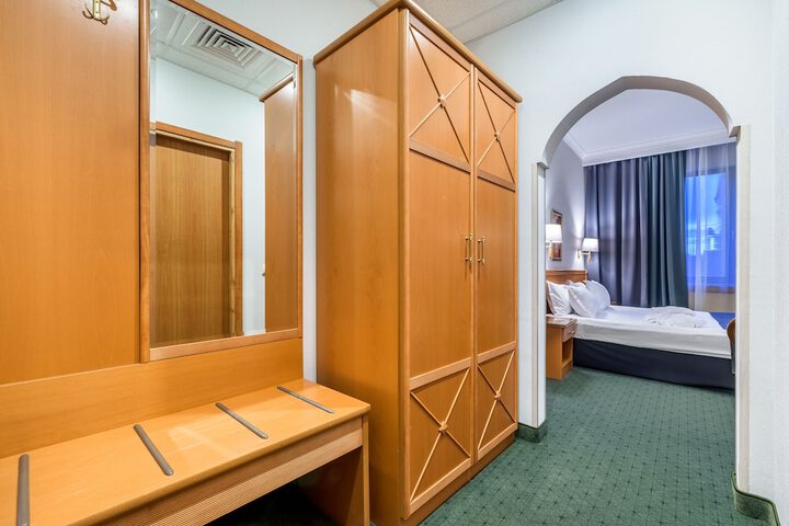 Room 14 of 47