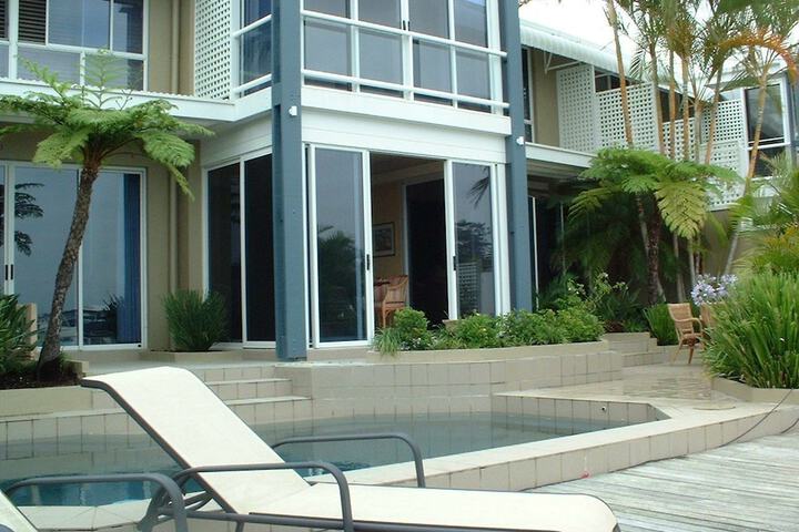 Hotel Exterior 14 of 18