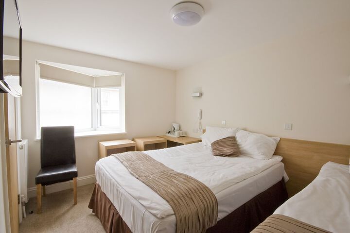 Room 9 of 35