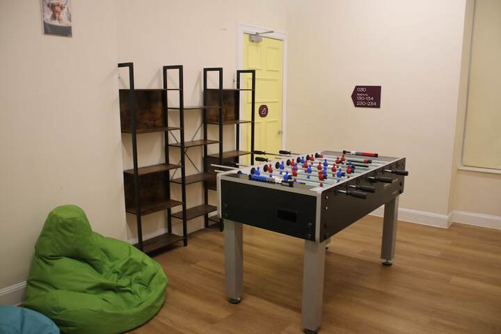 Lounge 64 of 76