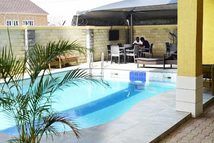 Pool 18 of 42