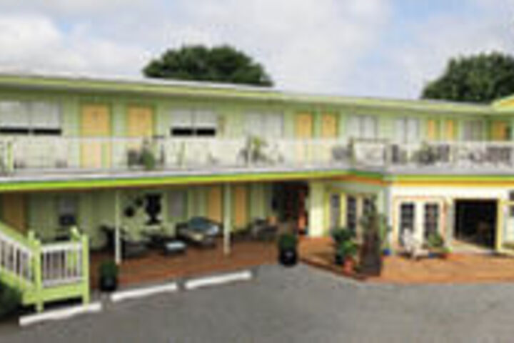 The Shore Inn- Clothing Optional Hotel for Gay Men
