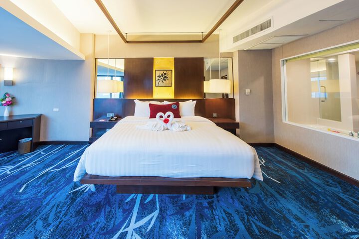 Room 25 of 102