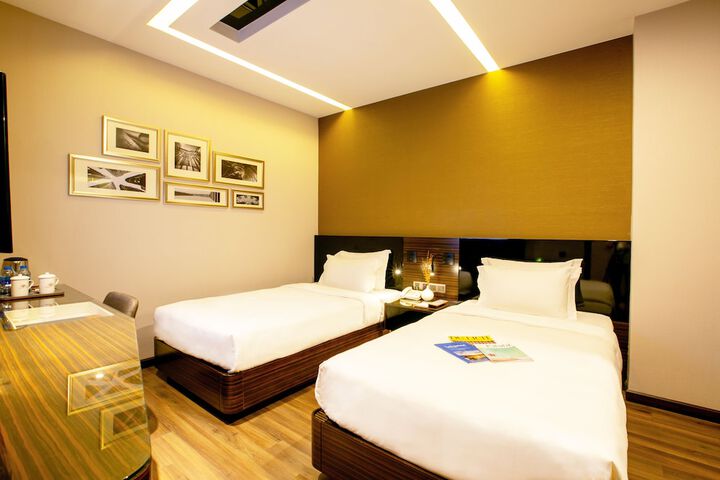 Room 8 of 62