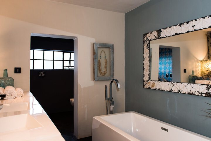 Room 44 of 158