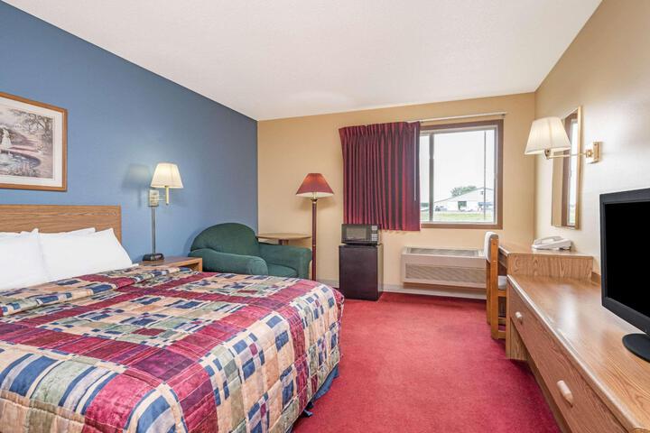 2 Queen Beds Pet Friendly (8 of 8)