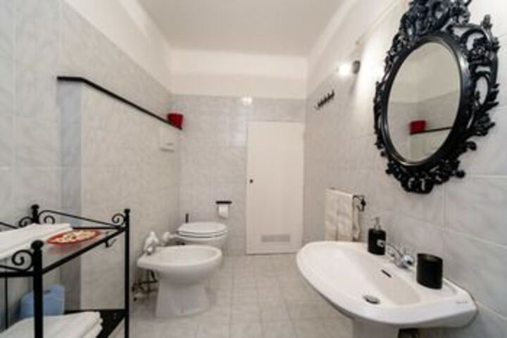 Room 3 of 25